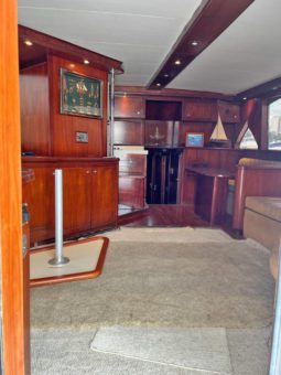 
										HATTERAS CONVERTIBLE 53 full									