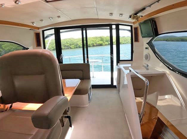 
								MARITIMO FLYBRIDGE 52 full									