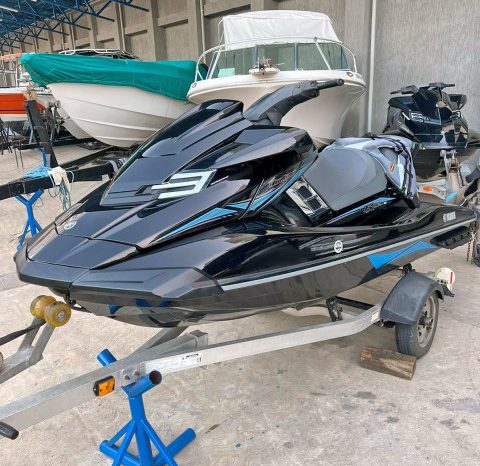 
								MOTO YAMAHA WAVE RUNNER FX full									