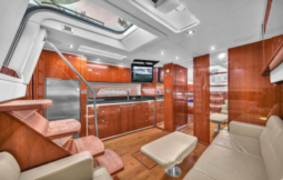 
										SEA RAY MOTOR YACHT 47 full									