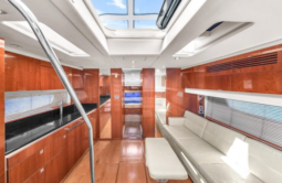 
										SEA RAY MOTOR YACHT 47 full									