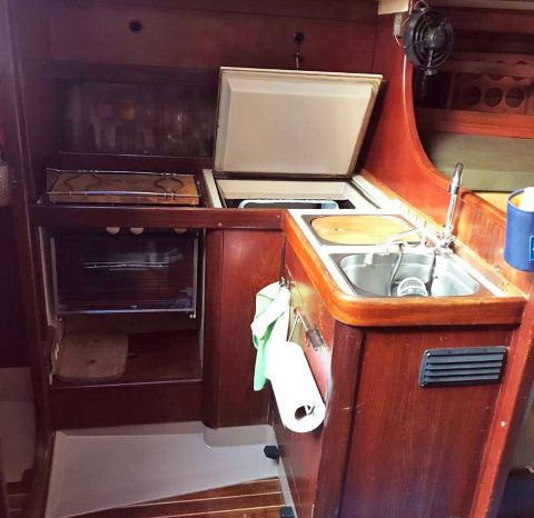 
								VELERO BENETEAUR FIRTS 35 full									