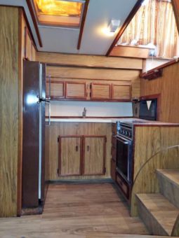 
										VIKING CABIN 43 full									