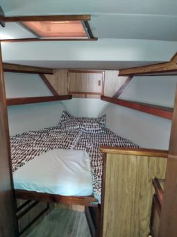 
										VIKING CABIN 43 full									