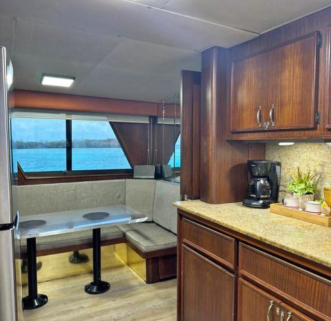 
								HATTERAS MOTOR YACHTS 72 full									