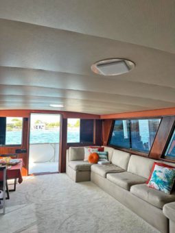 HATTERAS MOTOR YACHTS 72