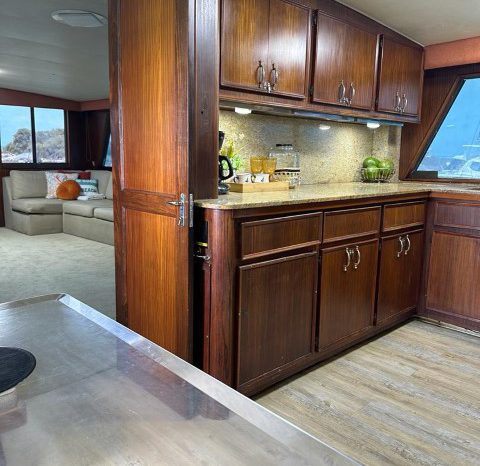 
								HATTERAS MOTOR YACHTS 72 full									