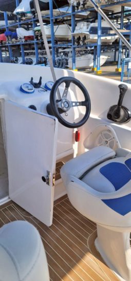 
										COMMANDER ATOMIC BOAT 24 full									