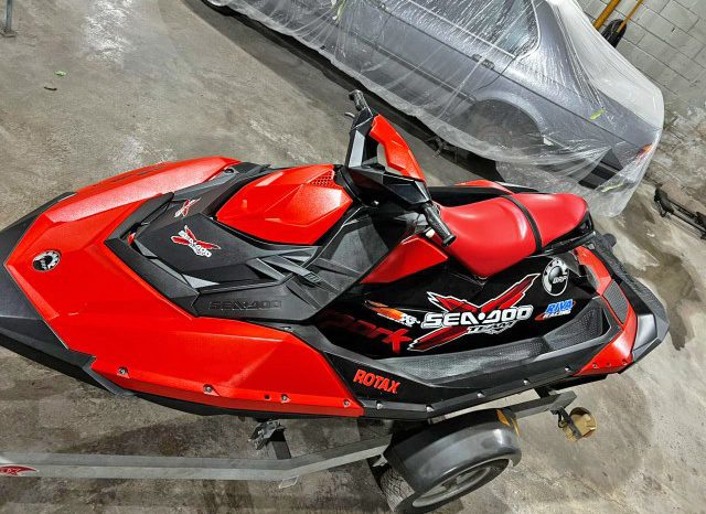 
								MOTO SEADOO SPARK full									