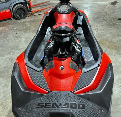 
								MOTO SEADOO SPARK full									