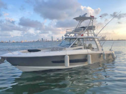 BOSTON WHALER OUTRAGE SPECIAL EDITION 42