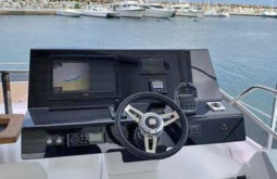 
										FOUNTAINE PAJOT POWER 64 full									