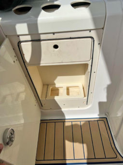 
										BOSTON WHALER 32 full									