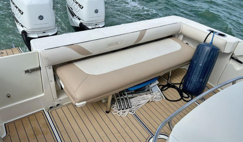 
								BOSTON WHALER 32 full									