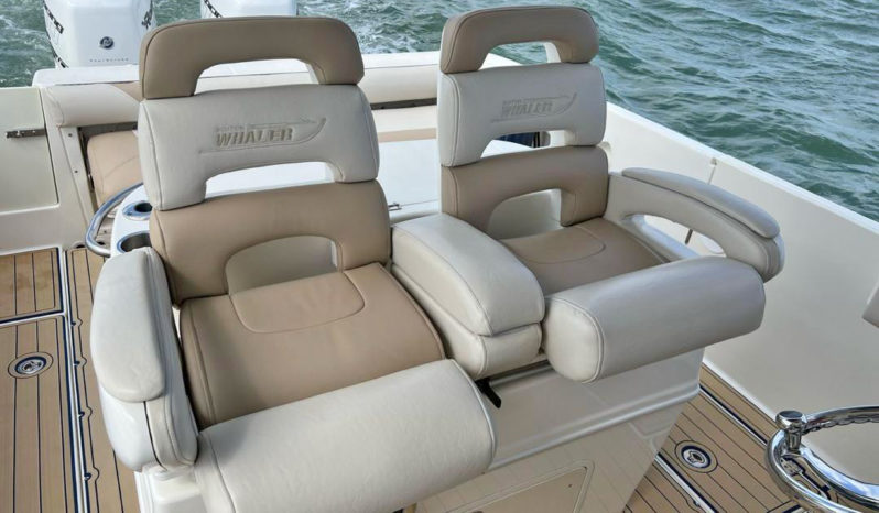 
								BOSTON WHALER 32 full									