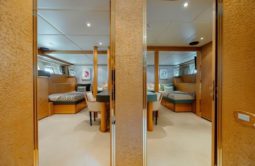 
										OCEANCO RAISED PILOTHOUSE 126 full									