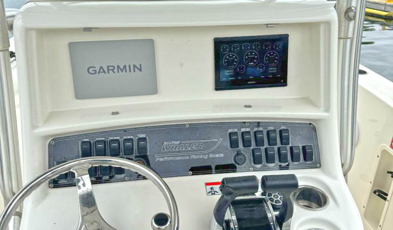 
								BOSTON WHALER OUTRAGE 28 full									