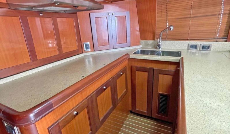 
								LUHRS 41 full									
