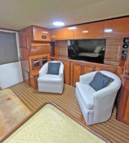 
										LUHRS 41 full									