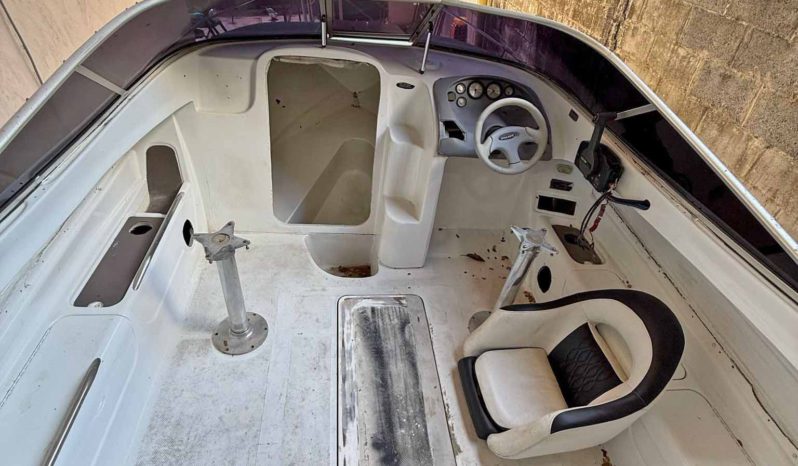 
								BAYLINER CAPRI CUDDY 23 full									