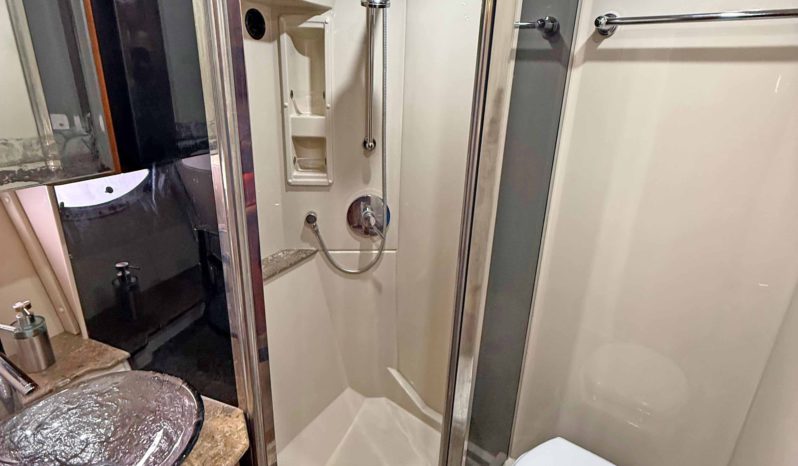 
								CRUISERS YACHTS 447 44 full									