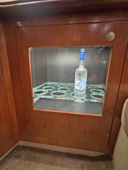 
										CRUISERS YACHTS 460 46.9 full									