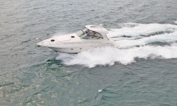 
										CRUISERS YACHTS 460 46.9 full									