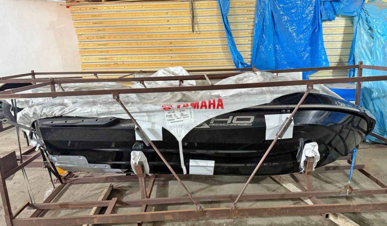 
								MOTOS YAMAHA GP 1800R full									