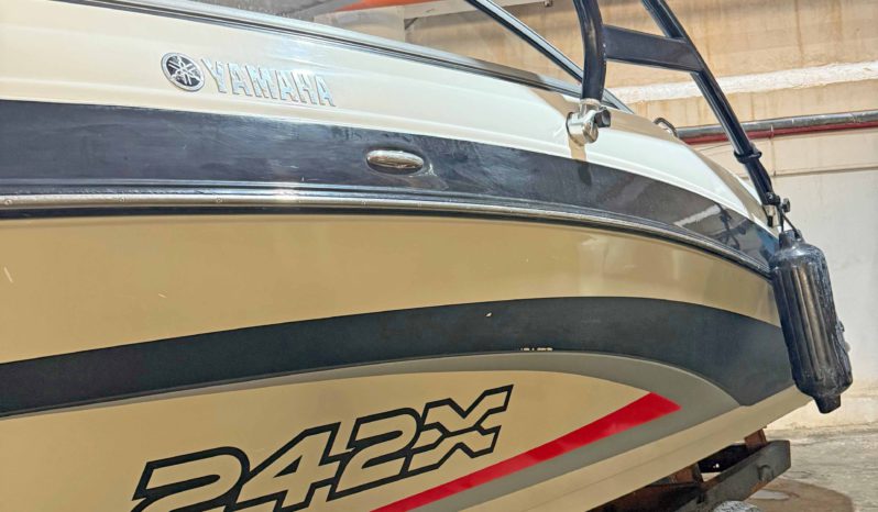 
								YAMAHA LIMITED 242 full									