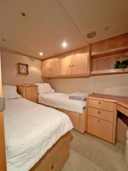 
										OCEAN YACHT SS 62 full									