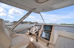AZIMUT FLYBRIDGE 64