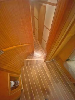 
										HATTERAS CONVERTIBLE 60 full									