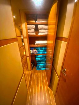 
										HATTERAS CONVERTIBLE 60 full									