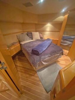 
										HATTERAS CONVERTIBLE 60 full									