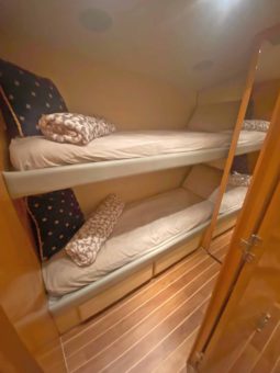 
										HATTERAS CONVERTIBLE 60 full									