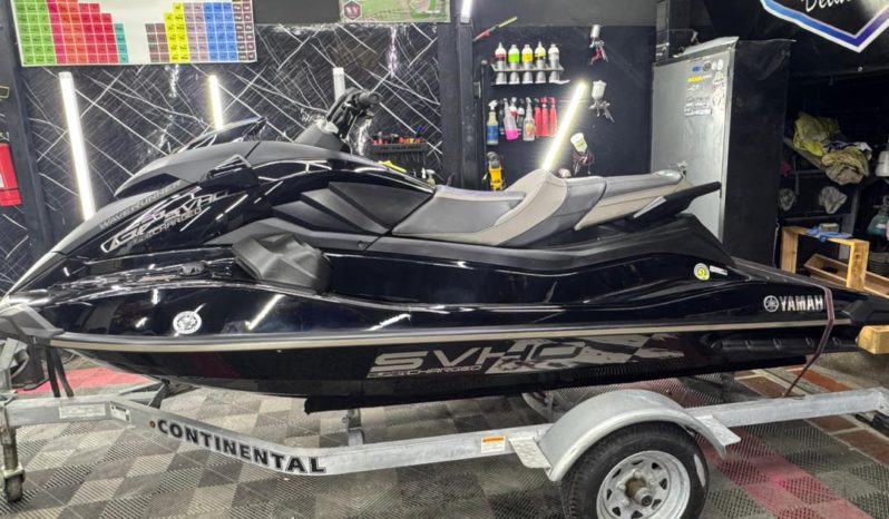 
								MOTOS YAMAHA GP 1800R full									
