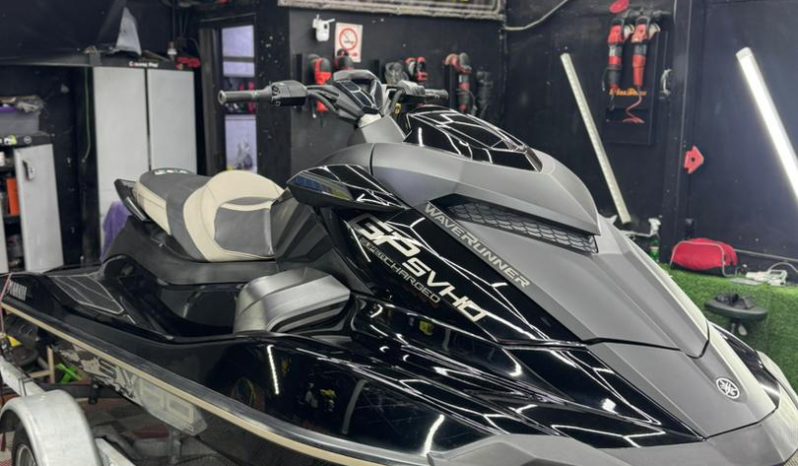 
								MOTOS YAMAHA GP 1800R full									