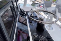 
										LUHRS 41 full									