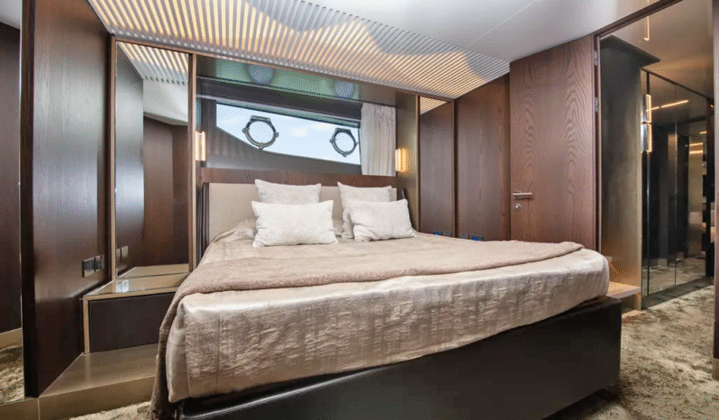 
								FERRETTI 85 full									