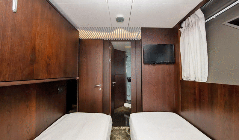 
								FERRETTI 85 full									