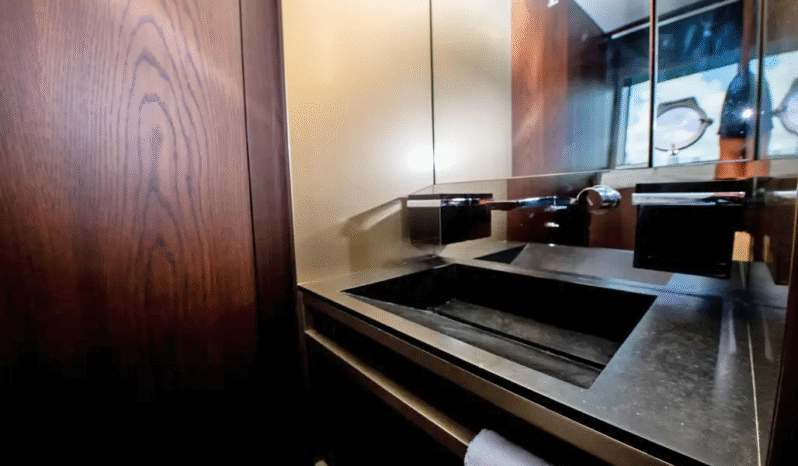 
								FERRETTI 85 full									