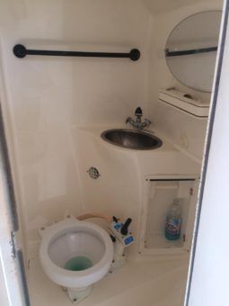 
										RINKER CRUISER 27 full									