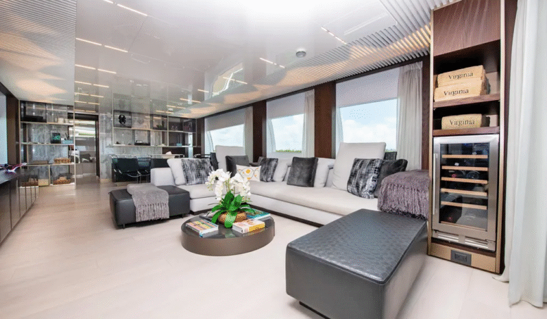 
								FERRETTI 85 full									