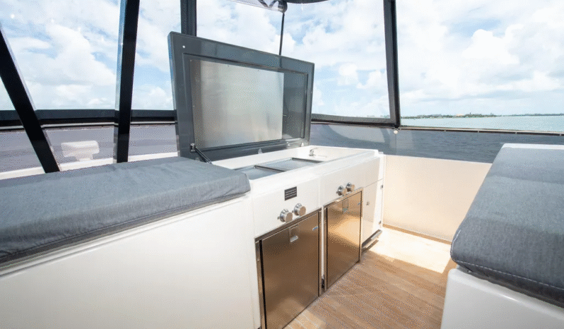 
								FERRETTI 85 full									