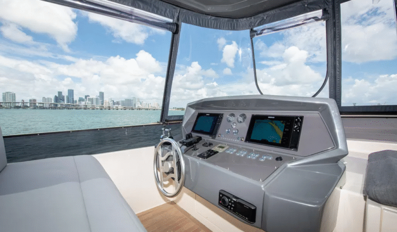 
								FERRETTI 85 full									