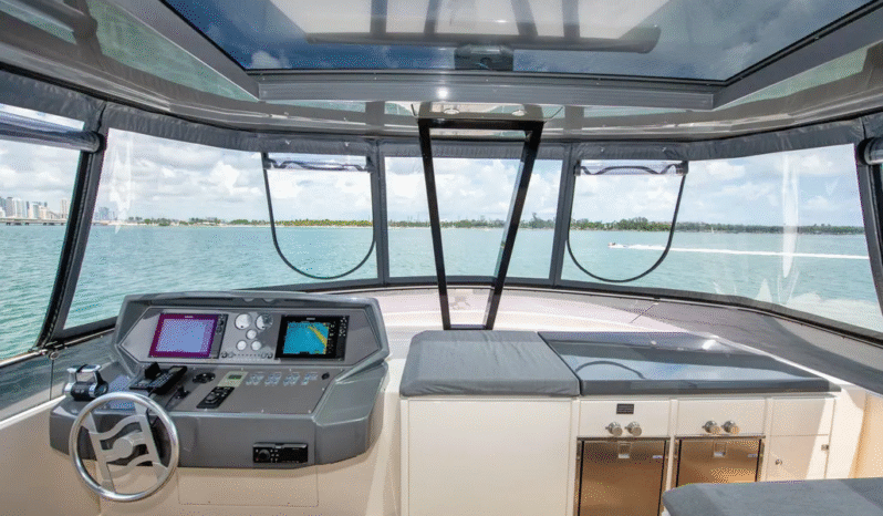 
								FERRETTI 85 full									