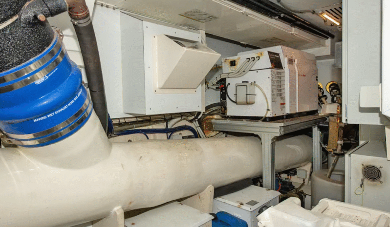 
								FERRETTI 85 full									