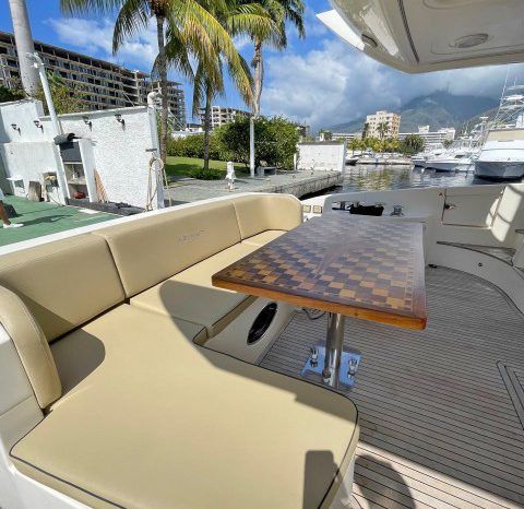 
								AZIMUT 64 full									
