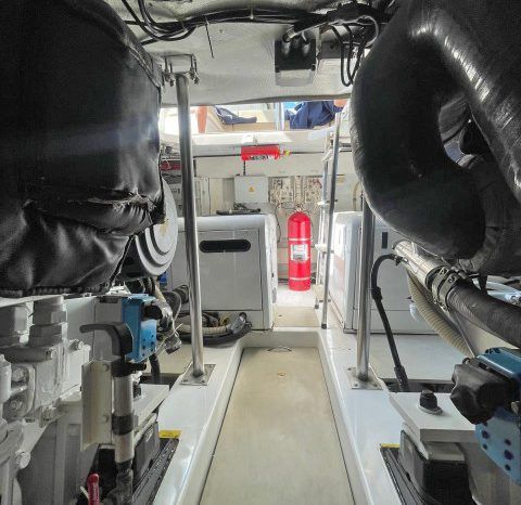 
								AZIMUT 64 full									