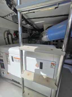 
										AZIMUT 64 full									